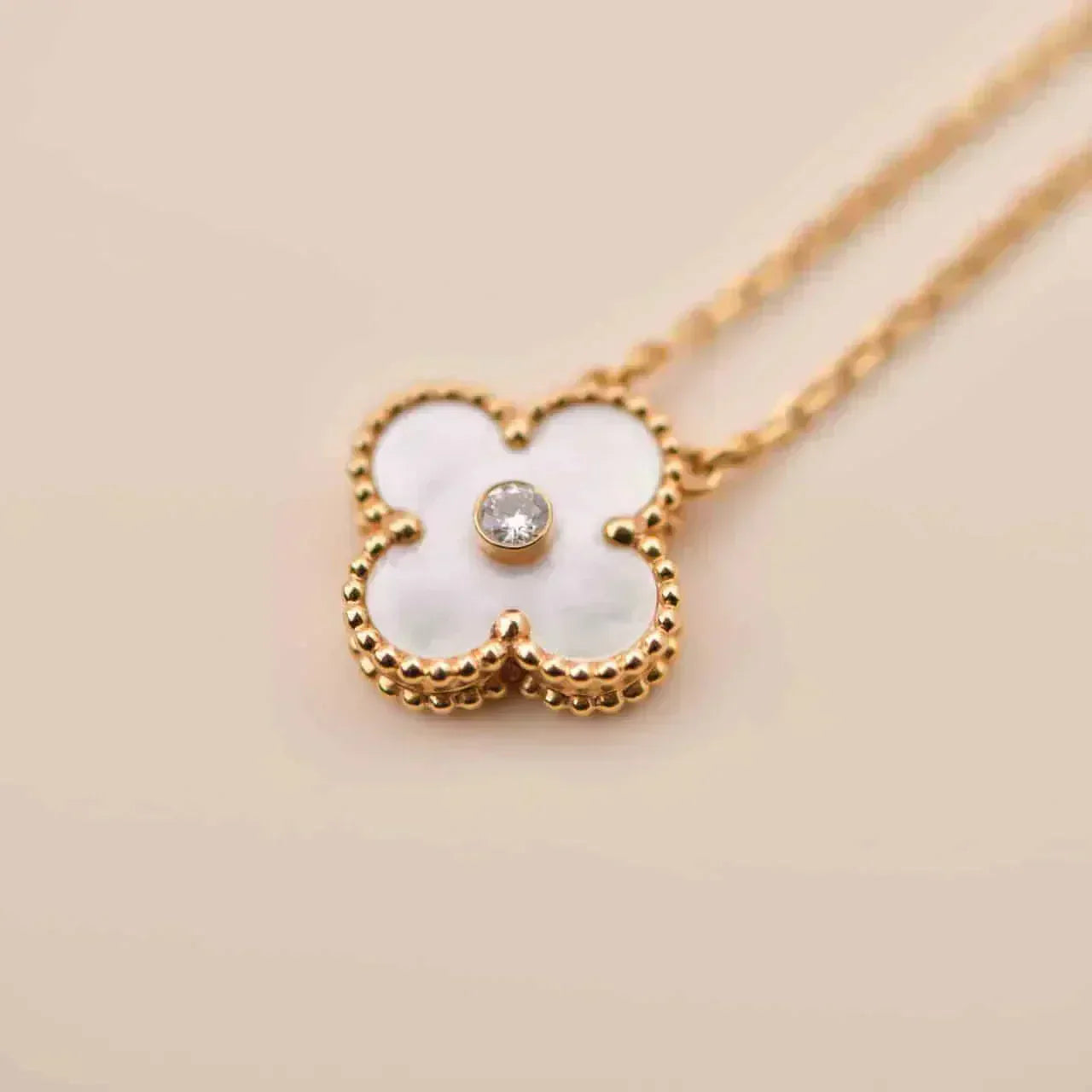 VCA CLOVER 15MM DIAMOND WHITE FRITILLARIA NECKLACE